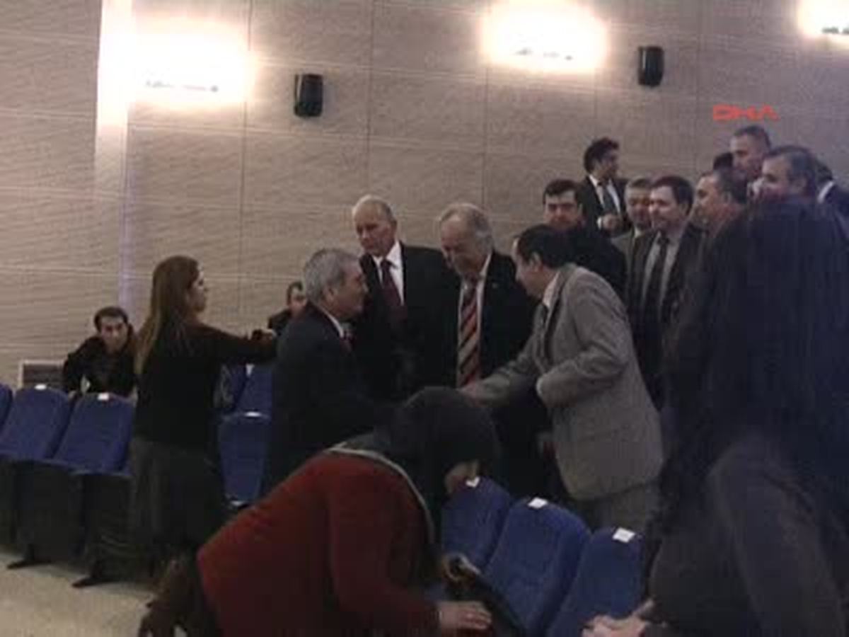 Yılmaz Konferans Verdi
