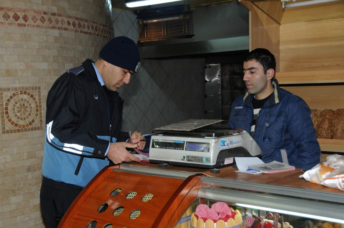 Zabıtadan Fırınlara Şafak Denetimi