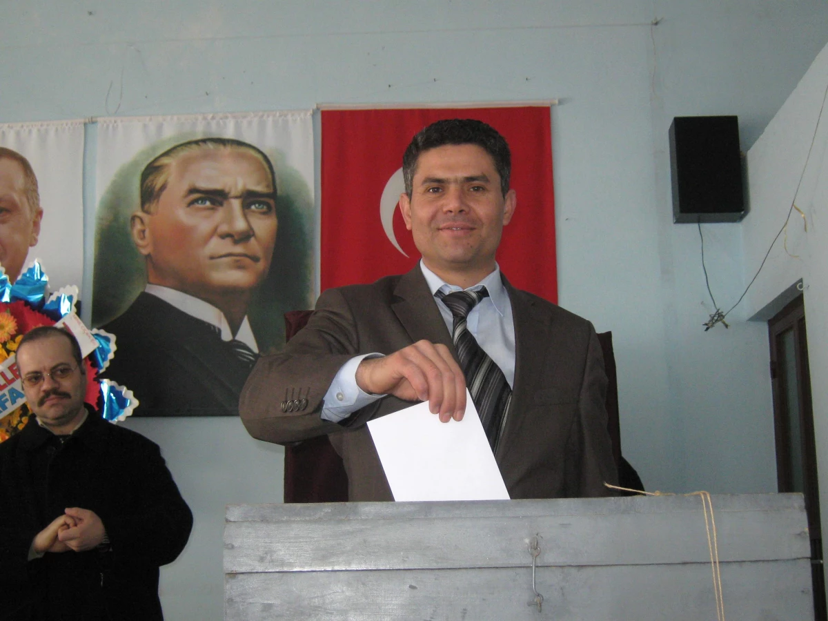 AK Parti Derebucak İlçe Başkanlığı\'nda Nöbet Değişimi