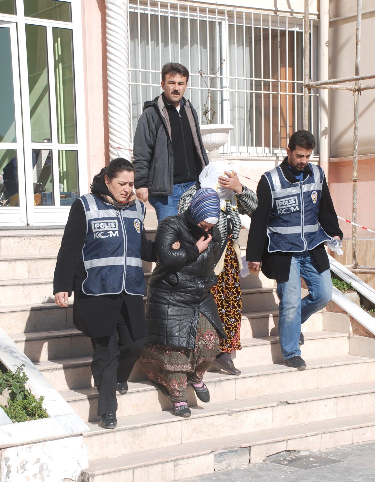 Ana Kız Uyuşturucu Ticaretine Polis Engeli