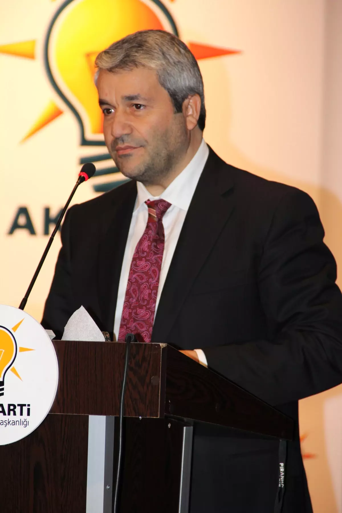 Bakan Nihat Ergün, Partisinin Kongresine Katıldı