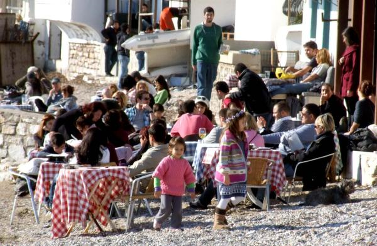 Bodrum\'da Güneşi Gören Deniz Kenarına Koştu