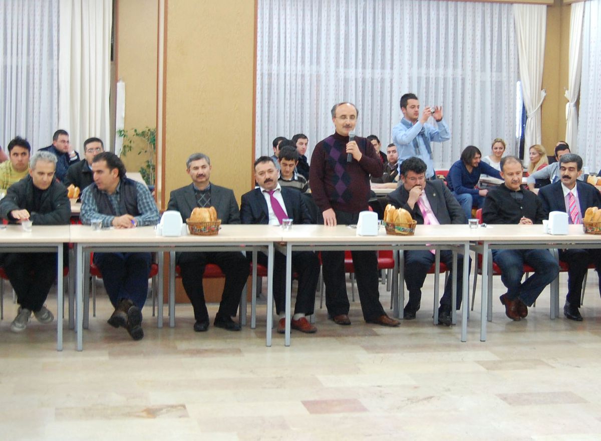 Depremzede Öğrencilerin Mezuniyet Sevinci