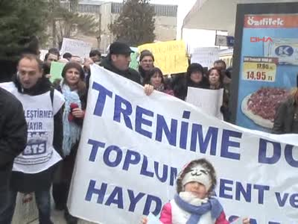 İstanbul Demiryolunun Kapatılmasına Protestoek