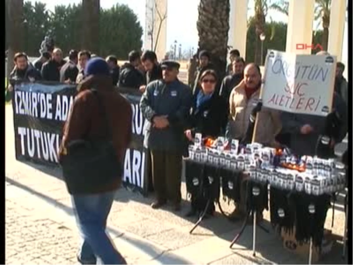 İzmir Büyükşehir Belediye Başkanı\'ndan Tutuklu Yakınlarına Destek