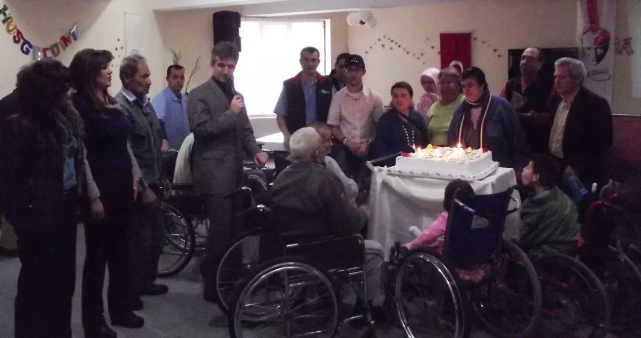 İzmit Belediyesi Engellileri Unutmadı