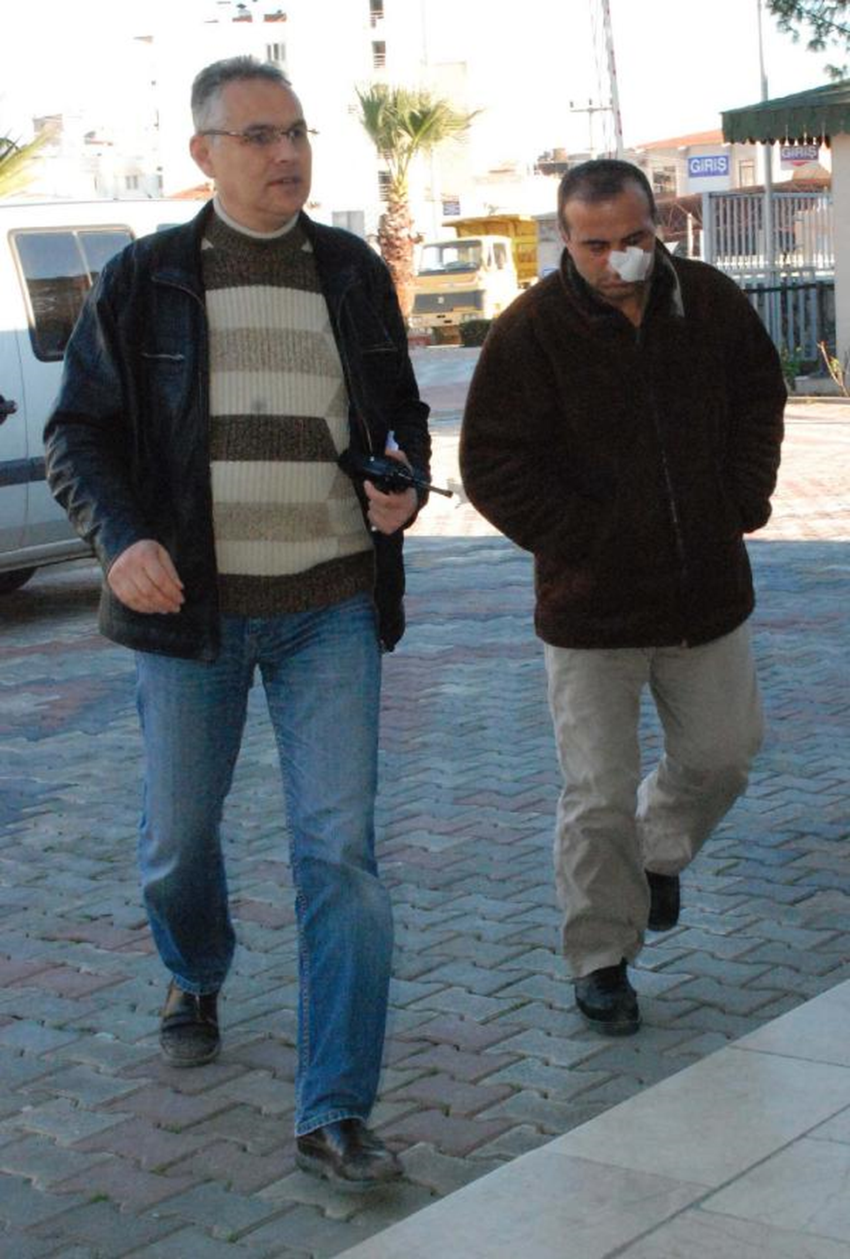 Kar Maskeli İki Gaspçı Kamerada