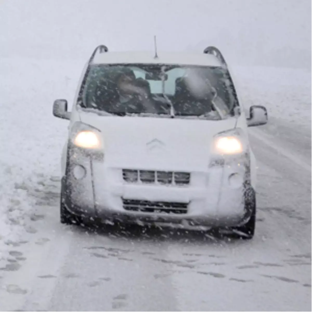 Karlı Yolda Aracı Nasıl Kullanmalıyız?