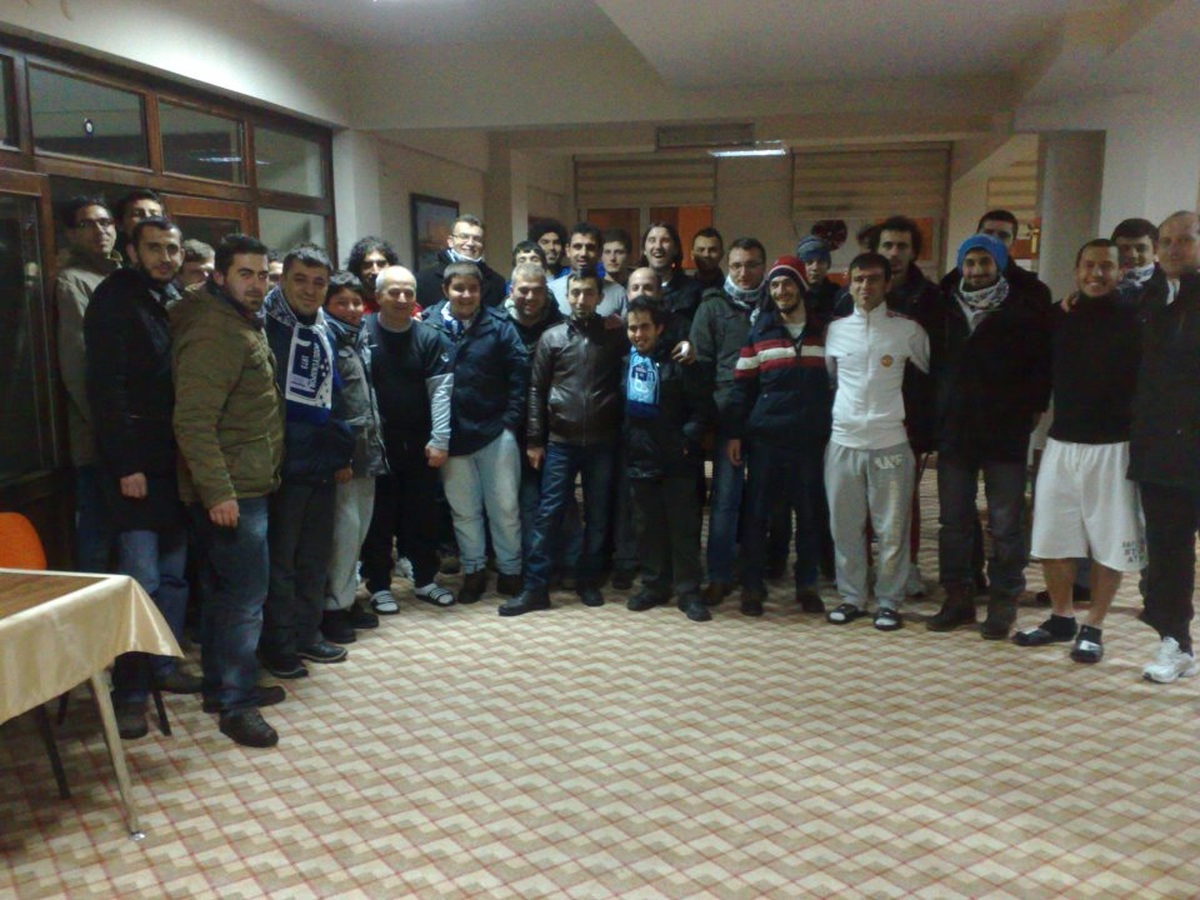 Taraftarlar Maç Öncesi Bozüyükspor'u Ziyaret Etti