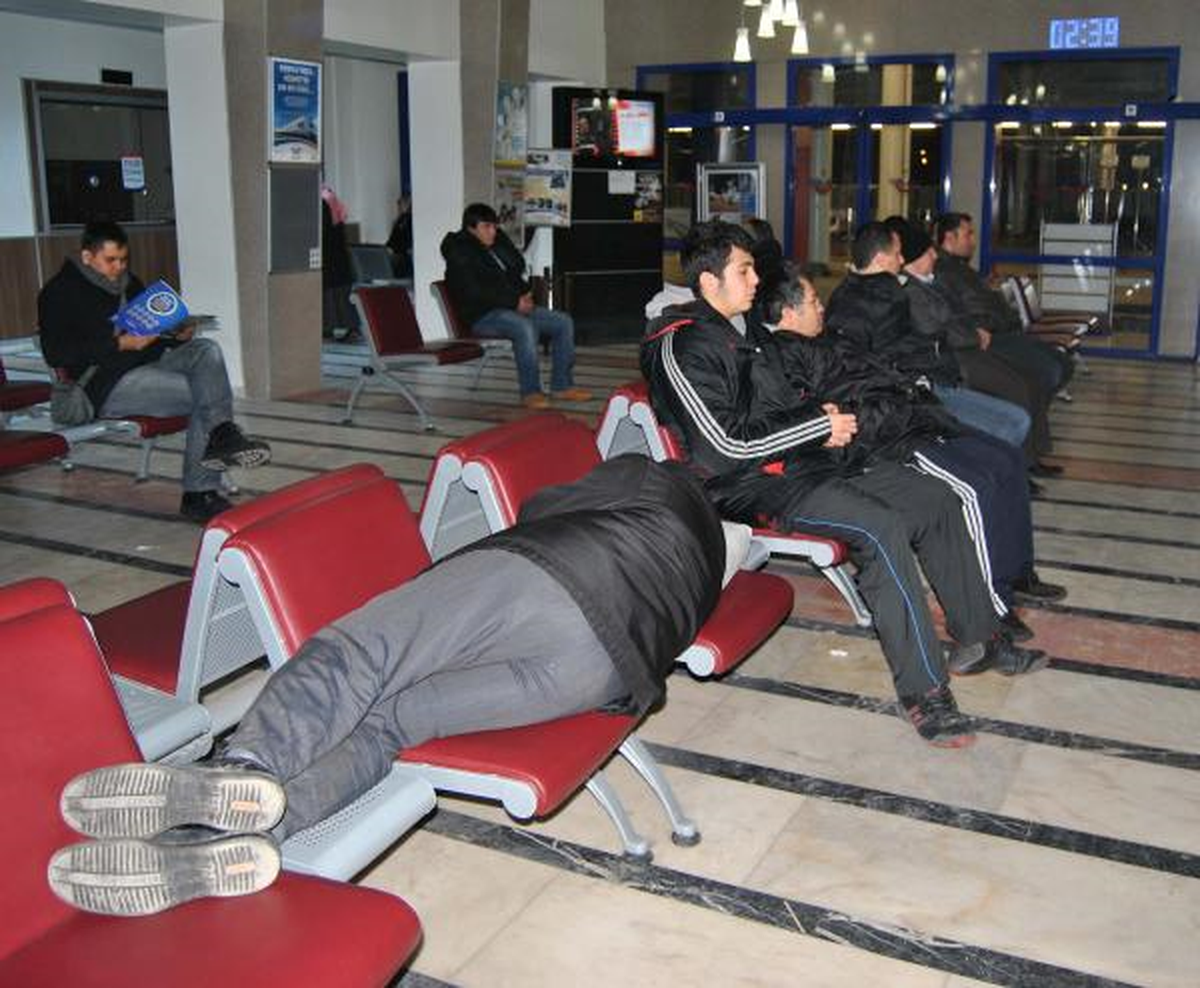 Yüksek Hızlı Tren\'e Kar Engeli