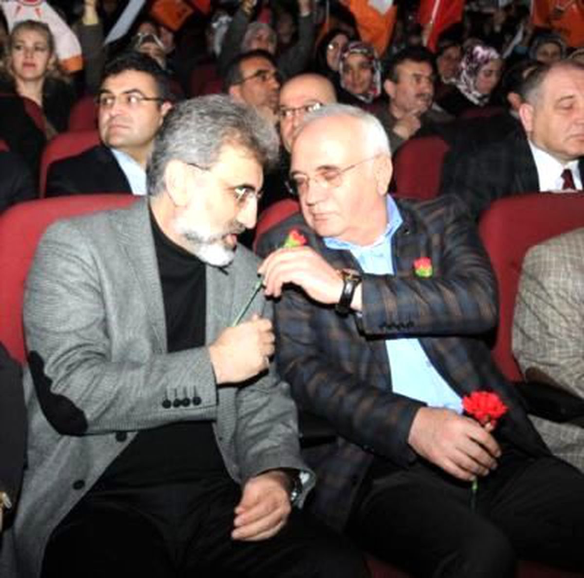 Bakan Yıldız, Kendisiyle İlgili Haberleri Gülümseyerek Okudu (2)