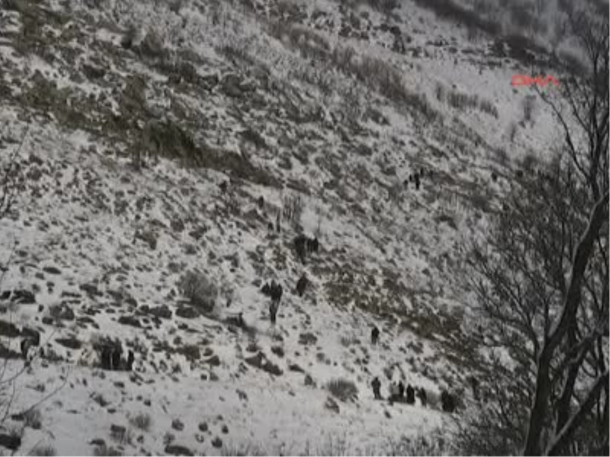 Bitlis\' Te Çığ Düştü, 2 Avcı Cesedine Ulaşıldı