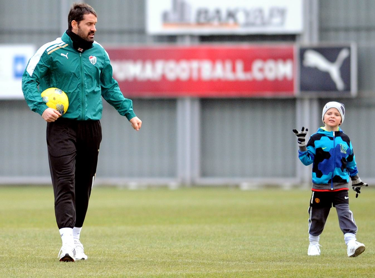 Bursaspor\'da Trabzonspor Mesaisi Bahar Havasında Başladı