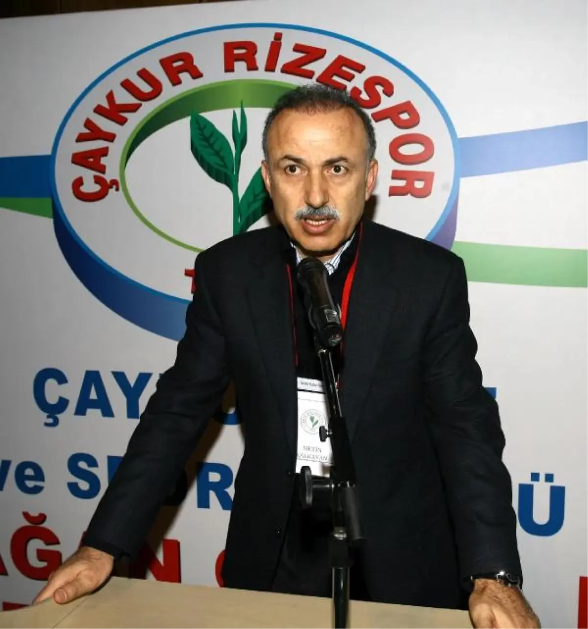 Çaykur Rizespor\'da Metin Kalkavan Yeniden Başkanlığa Seçildi