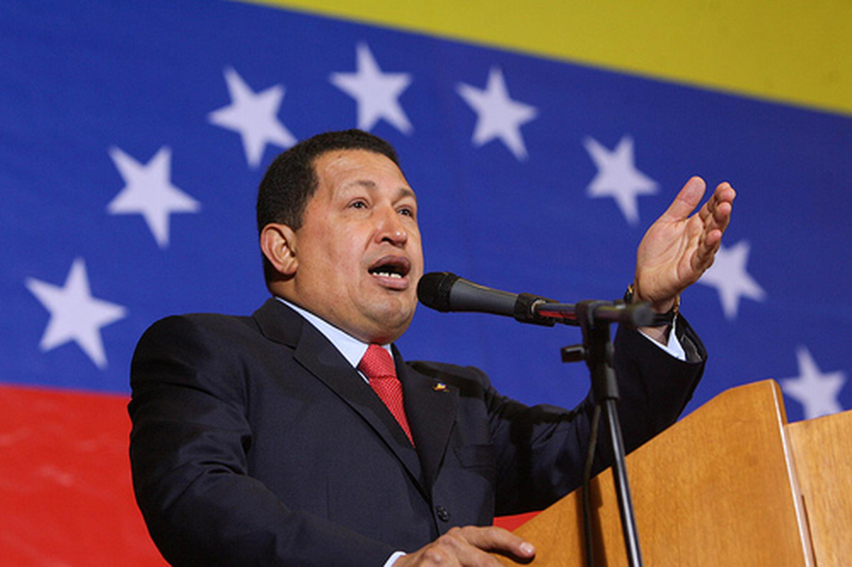 Chavez'den Bazı Bankaları Millileştirme Uyarısı