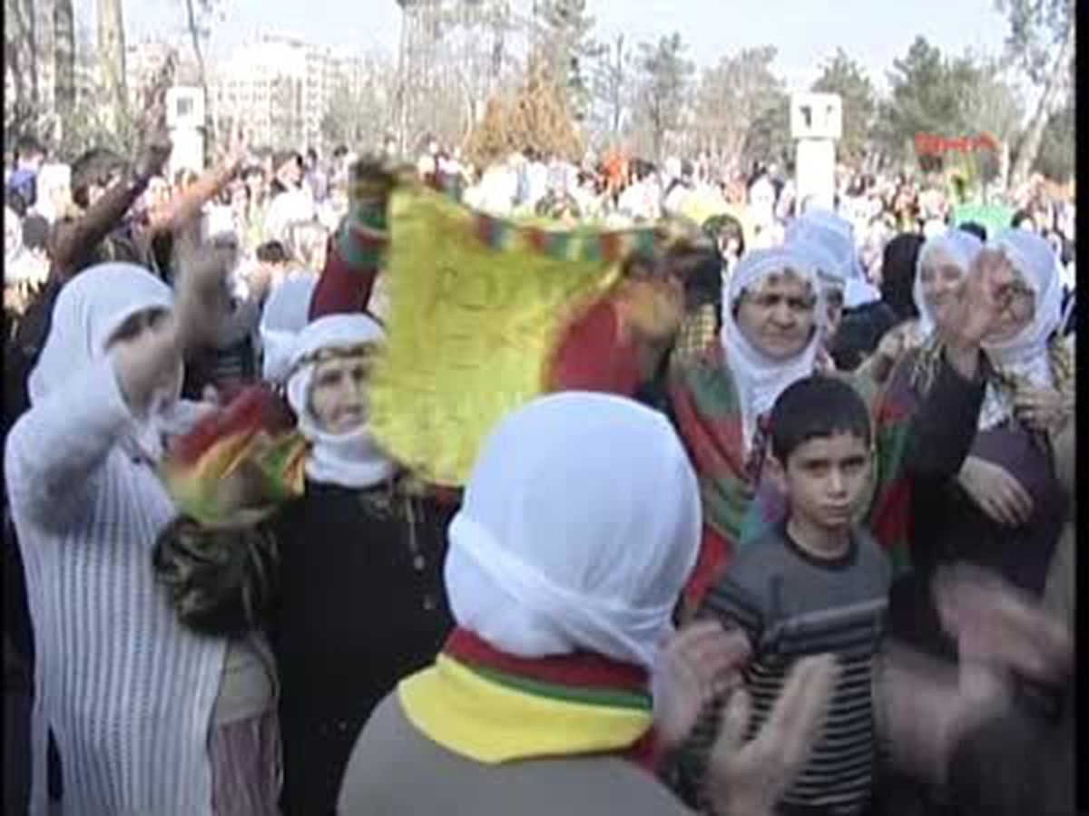 Diyarbakır ) BDP'li Aydoğan: Öcalan Kürt Halkının Son 30 Yıllık Mücadesinin Lideridir