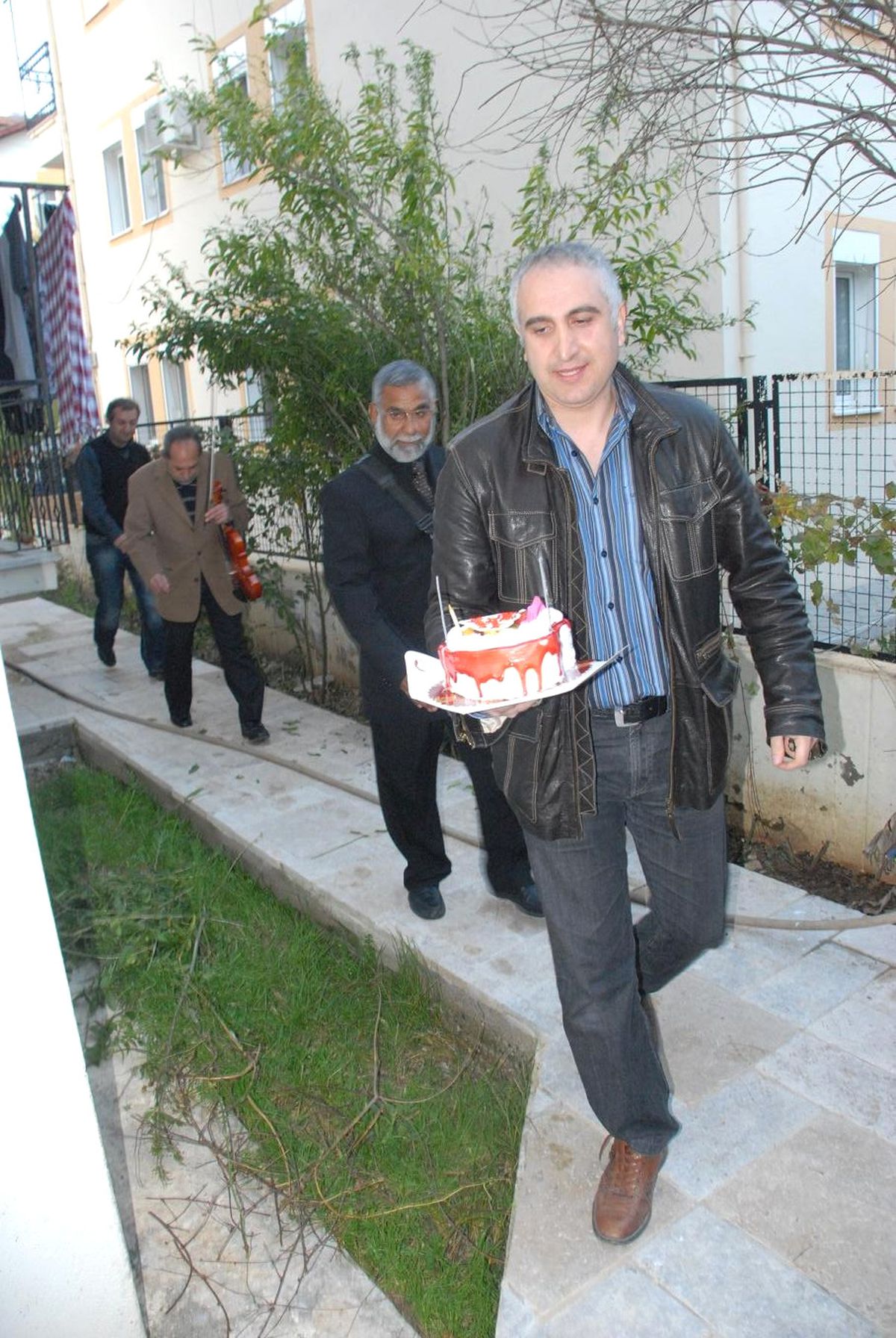 Fethiyeli Polis'ten İlginç Doğum Günü Kutlaması