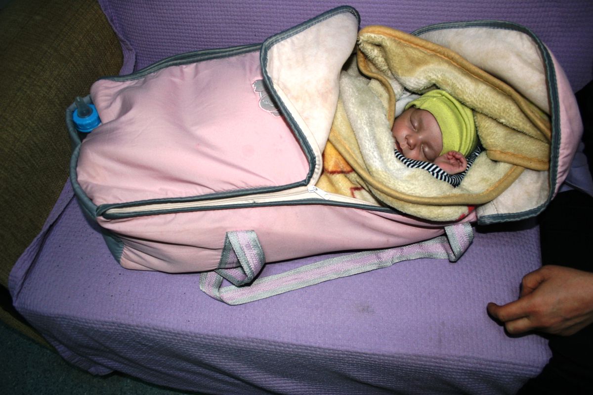 Iğdır\'da 1 Aylık Bebek Hastanede Terk Edildi