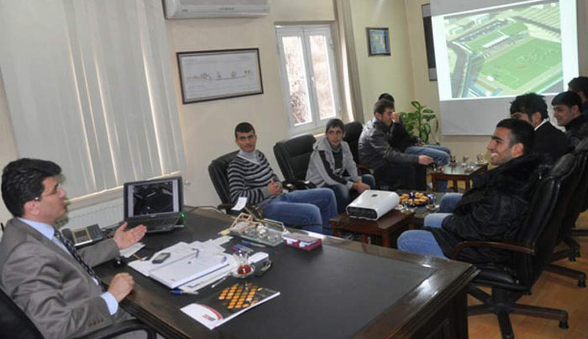 Kaymakam Uyanık, Gençlere Yeni Hasankeyf Hakkında Bilgi Verdi