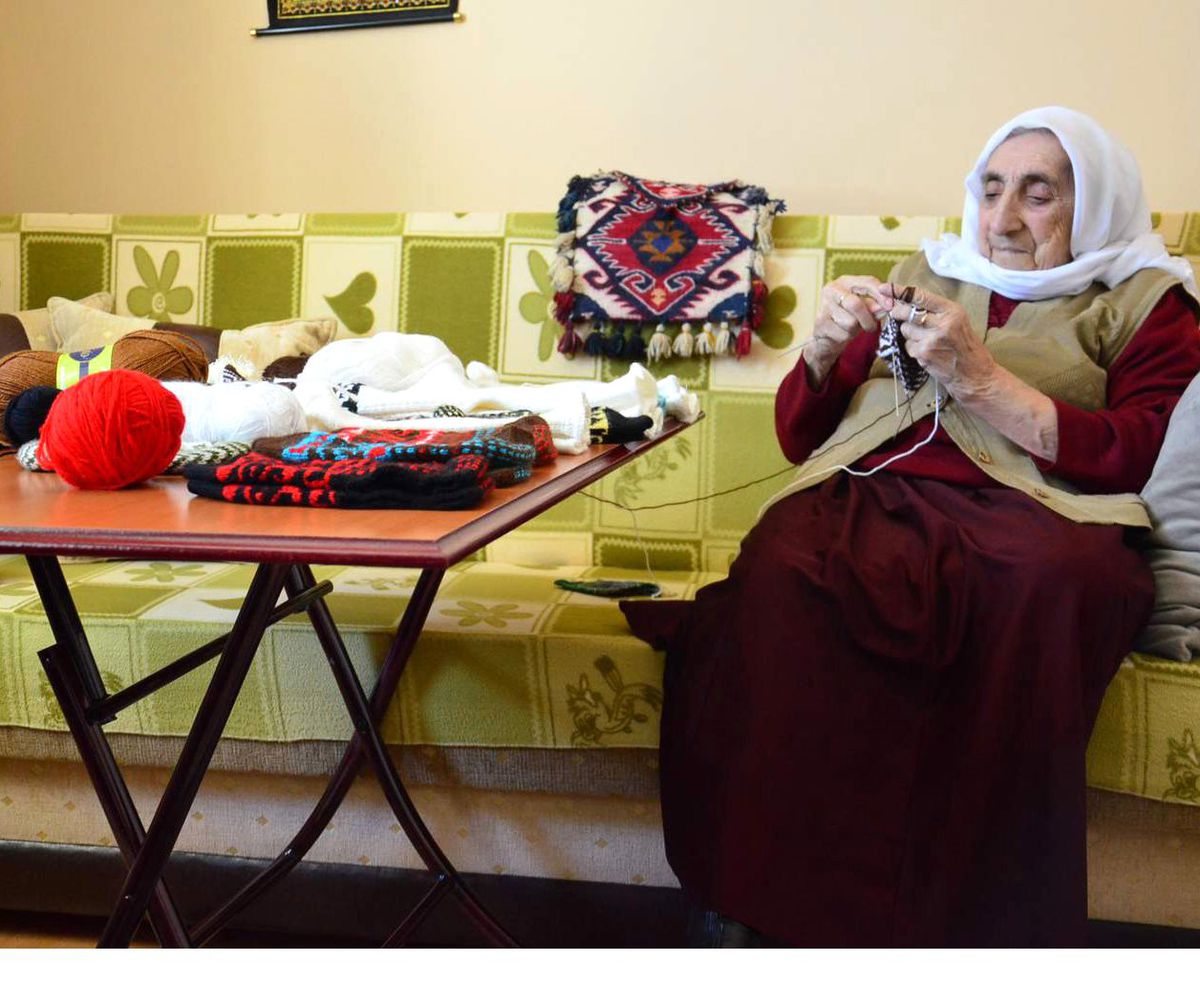 Pantuş Nine Başbakana Patik Gönderecek