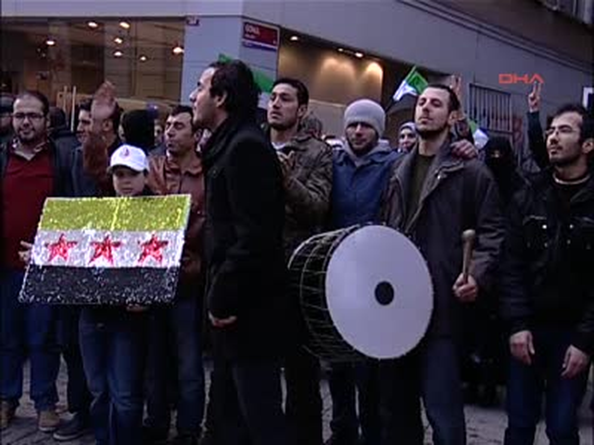 Rusya Konsolosluğu Önünde Suriye Protestosu