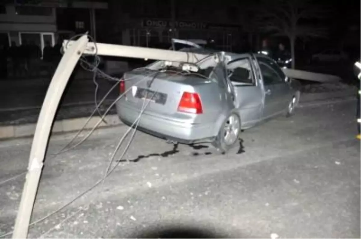 Soma\'da Trafik Kazası: 3 Yaralı