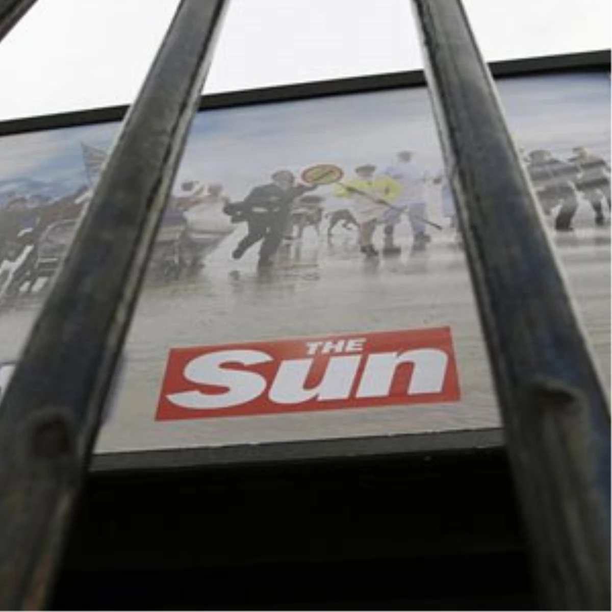 Sun Gazetesi Muhabirlerine Gözaltı