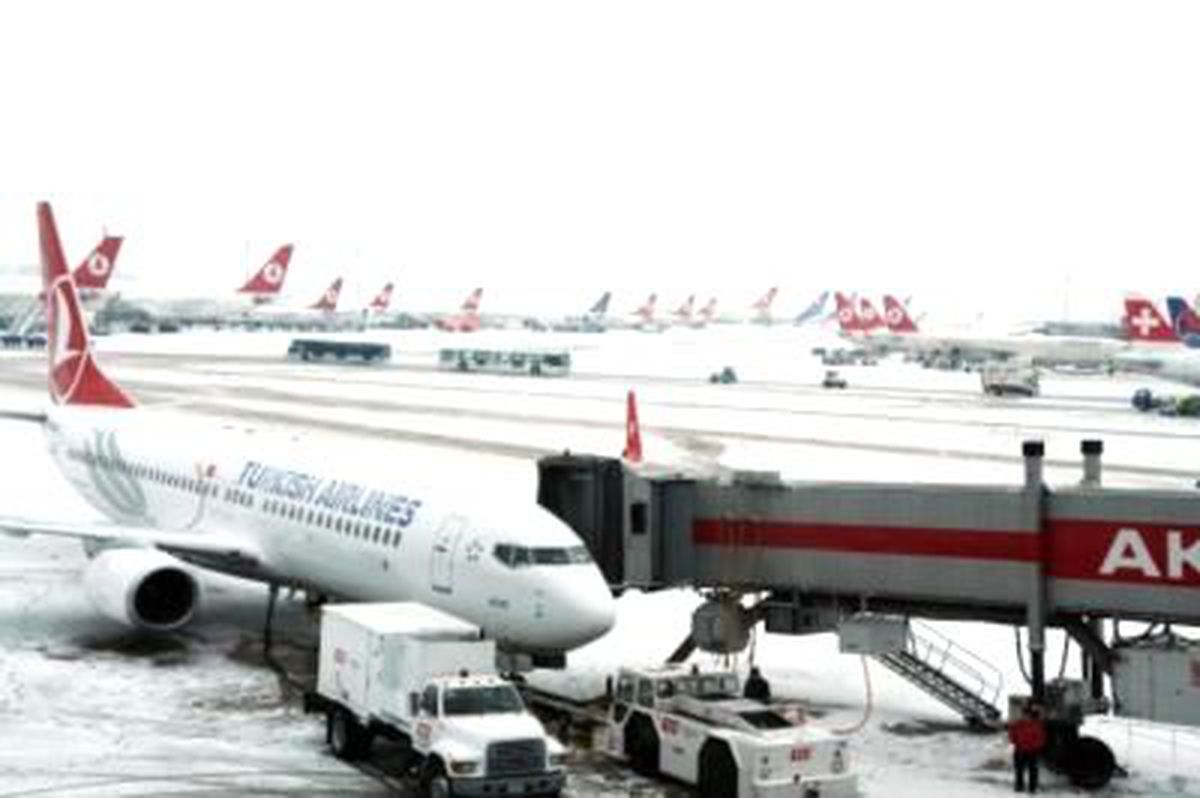 11 Uçak Sabiha Gökçen\'e İnemedi