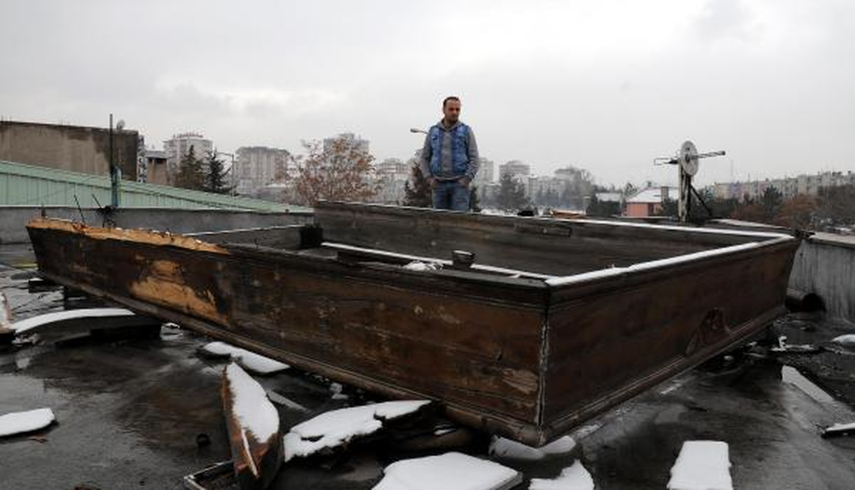 4,70 Metrelık Masa Odun Olarak Yakıldı