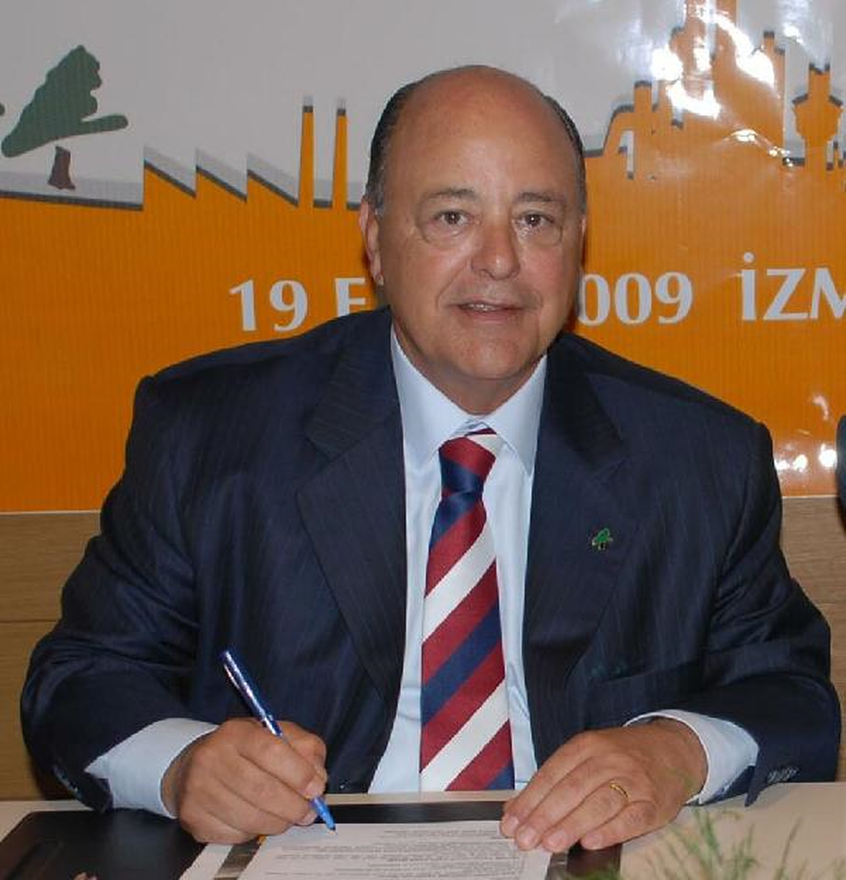 "2012 Çelişkili Süreçlerden Geçecek"