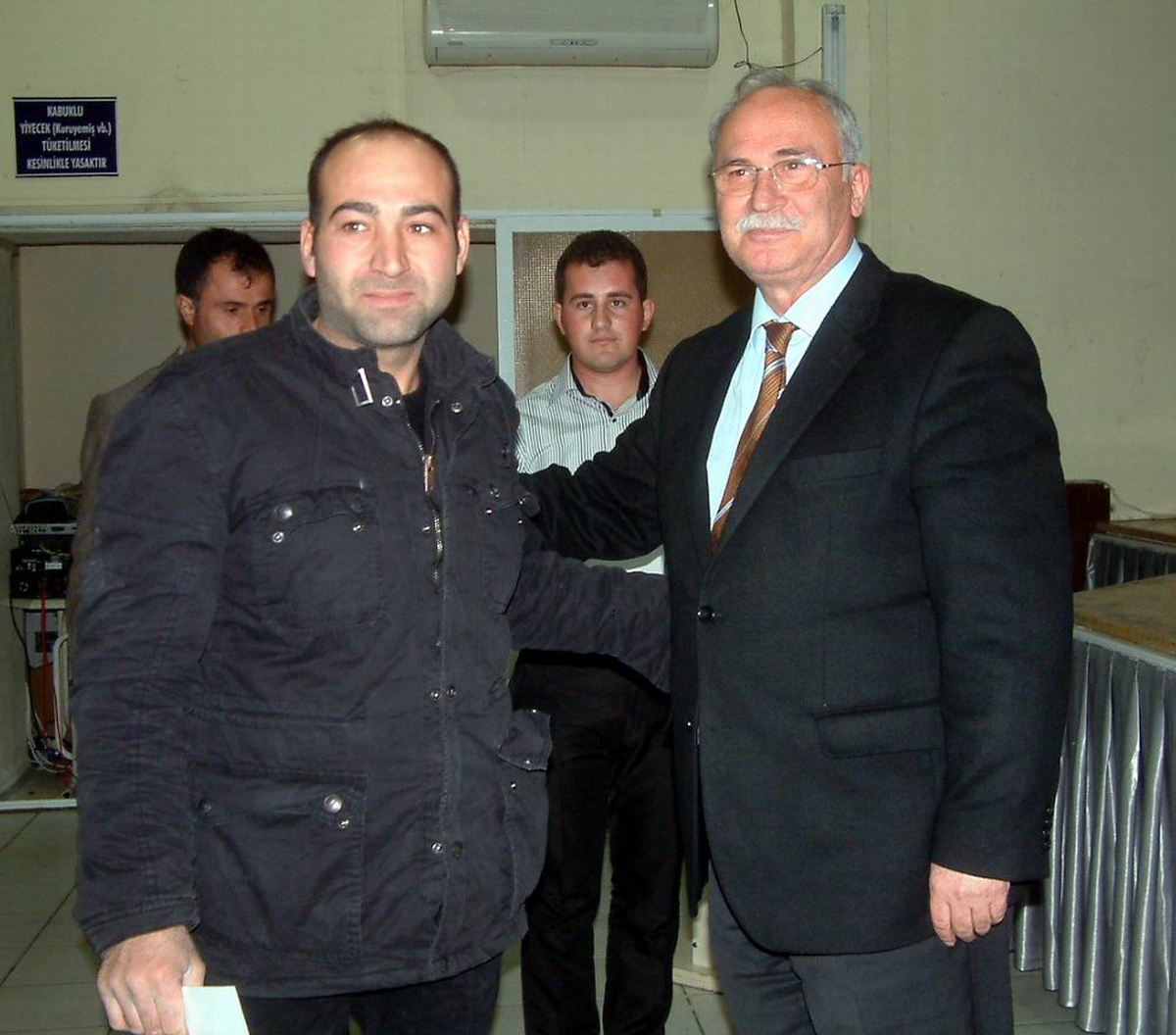 Burhaniye'de İnşaat Ustaları Belge Sahibi Oldu