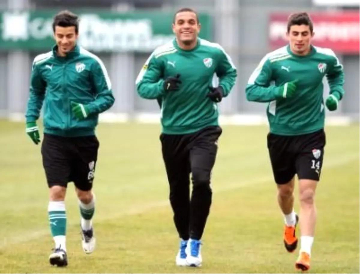 Bursaspor Yönetim Kurulu Üyesi Koç: Trabzonspor'u Yenmek İstiyoruz