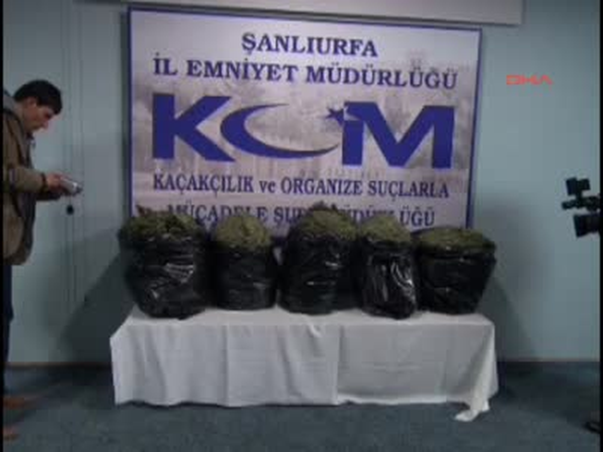 Çamura Saplanan Otomobilde 63 Kilo Esrar Ele Geçirildi