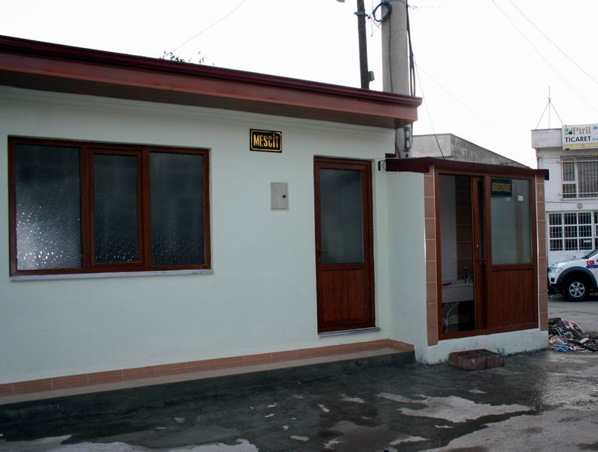 Edremit Belediyesi\'nden Sanayi Esnafına Mescit Katkısı