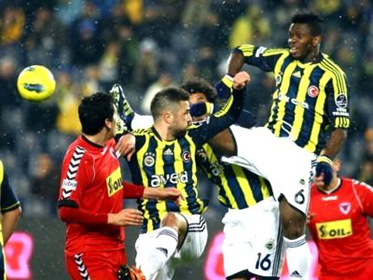 Fenerbahçe Zirve Yarışını Sürdürdü