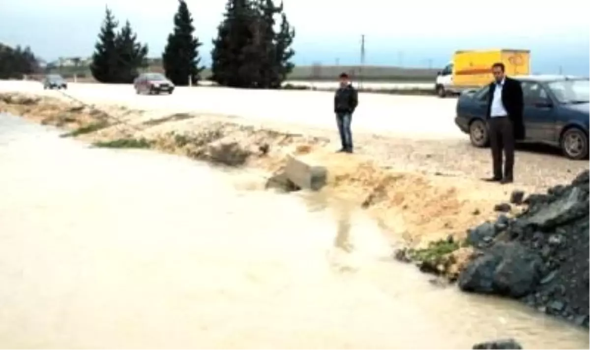 Hatay\'da Tarım Arazileri Sular Altında Kaldı