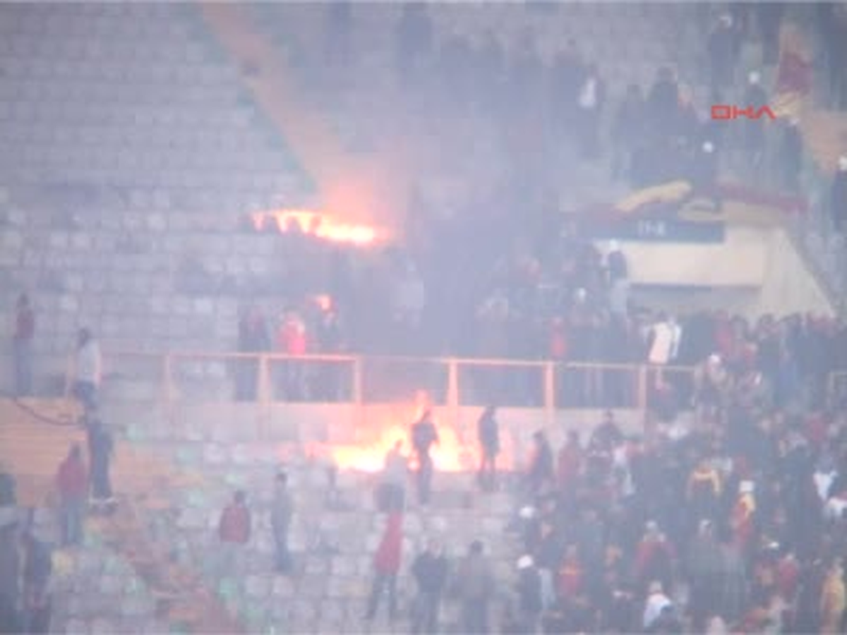 İzmir Derbisinde 82 Gözaltı