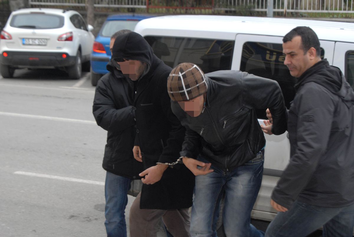 Kardeşlere Bağ Evinde Silahlı Saldırı: 2 Yaralı