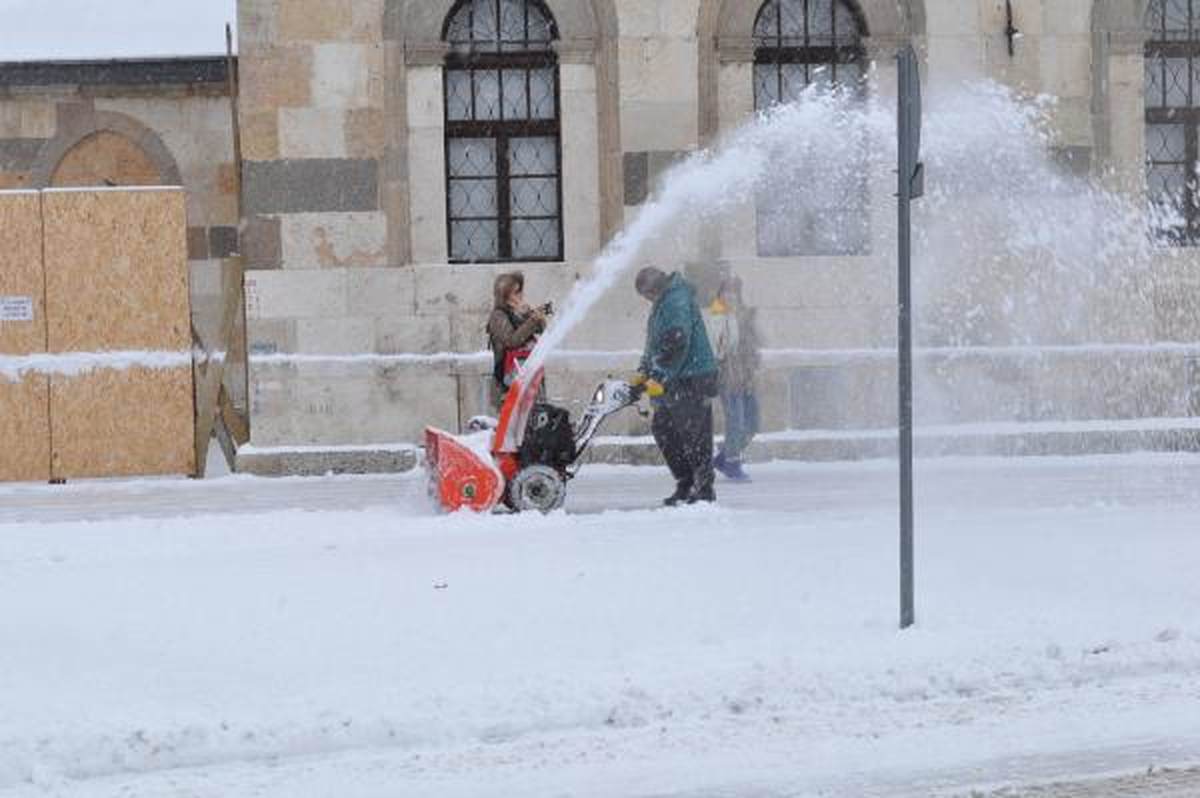 Konya'da Engelli ve Hamile Kamu Görevlilerine 1 Gün Kar İzni