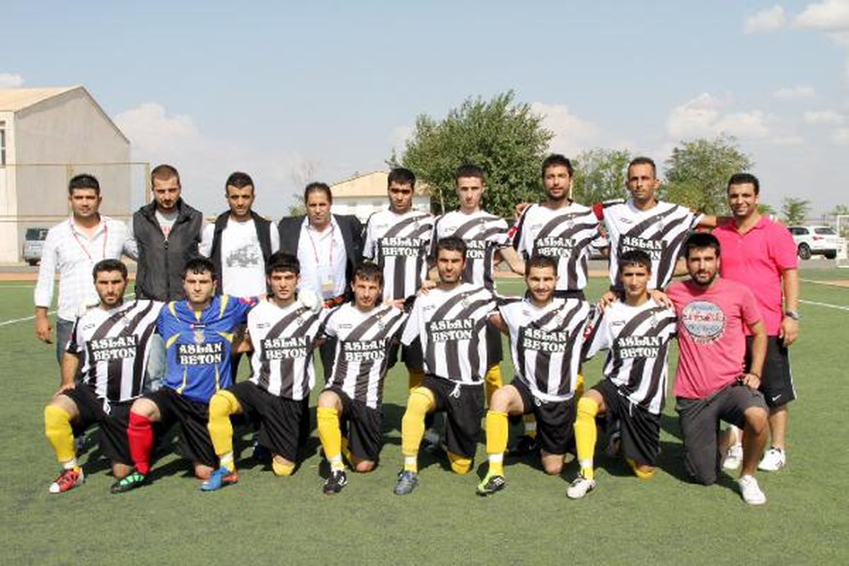 Maça Çıkan Futbolcuların Para ve Telefonları Çalındı