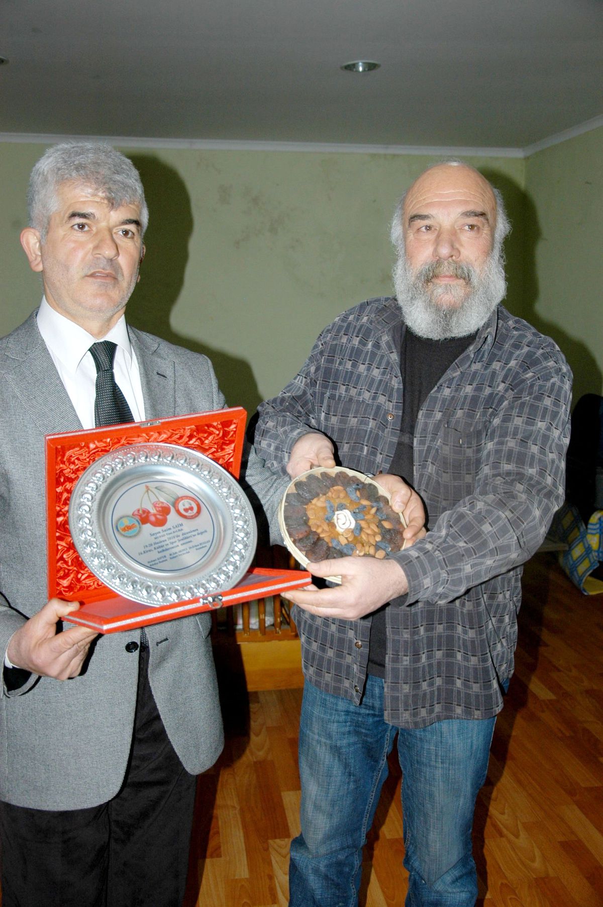Malatyalılar Derneğinden Mufad\'a Teşekkür Plaketi