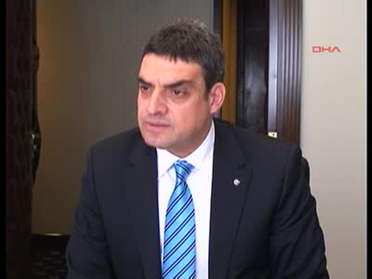 Milletvekili Umut Oran, Toplanan 12 Bin İmzayı Teslim Aldı