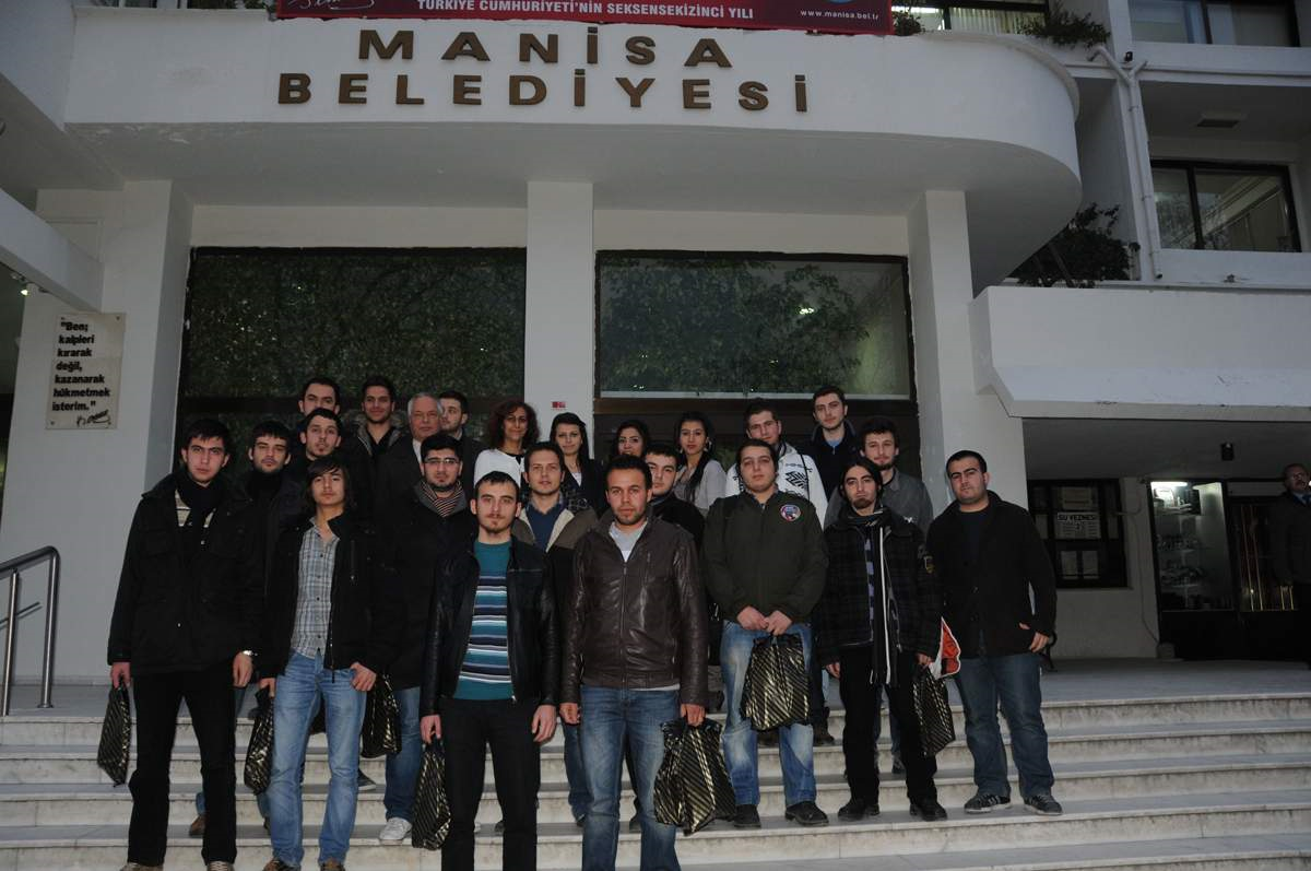 Öğrencilerden Manisa Belediyesi'ne Teşekkür