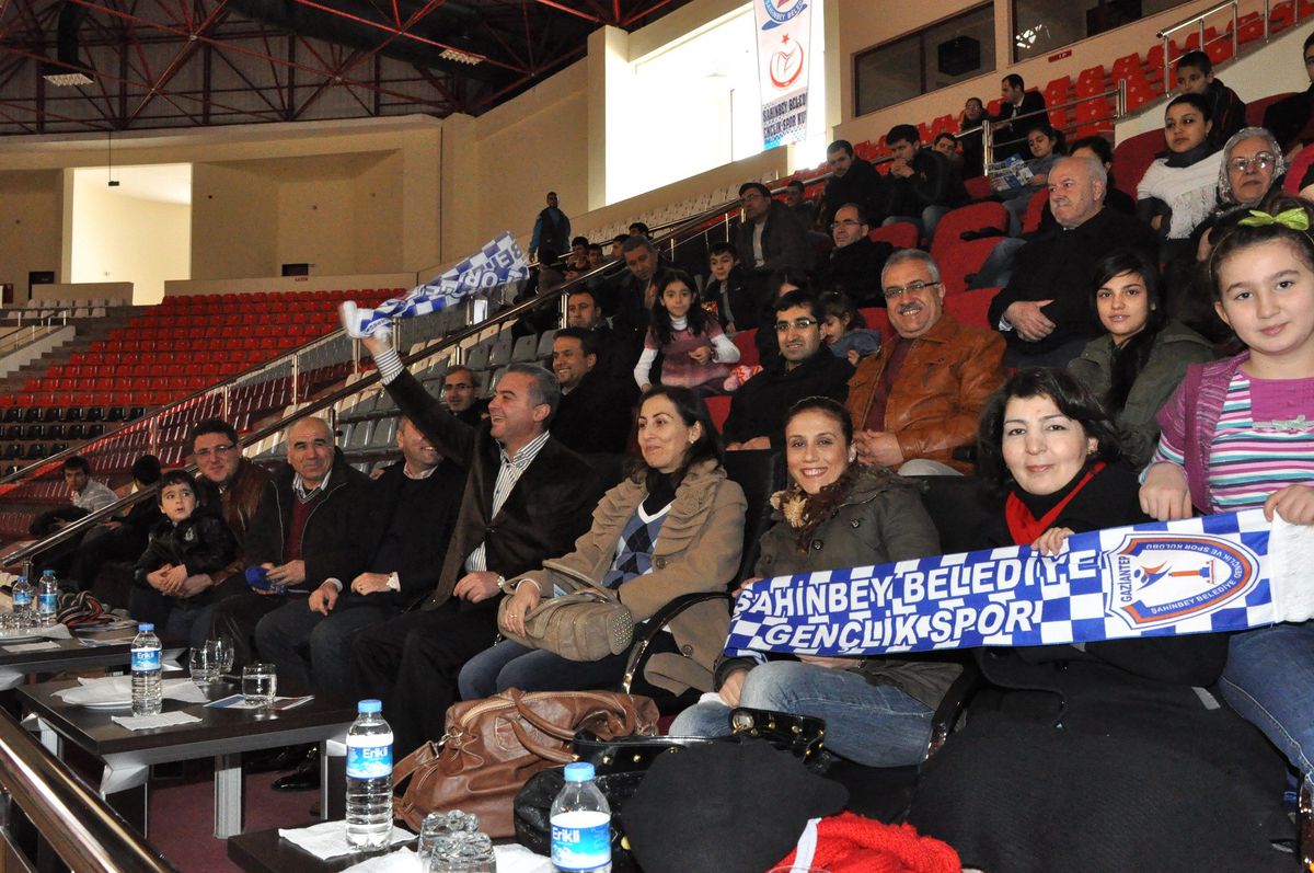 Şahinbey Belediye Voleybolda 3-0 Galip