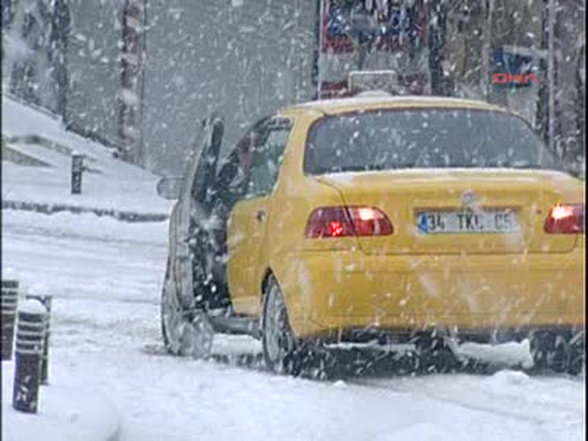 Tedbirsiz Sürücünün Buzla İmtihanı