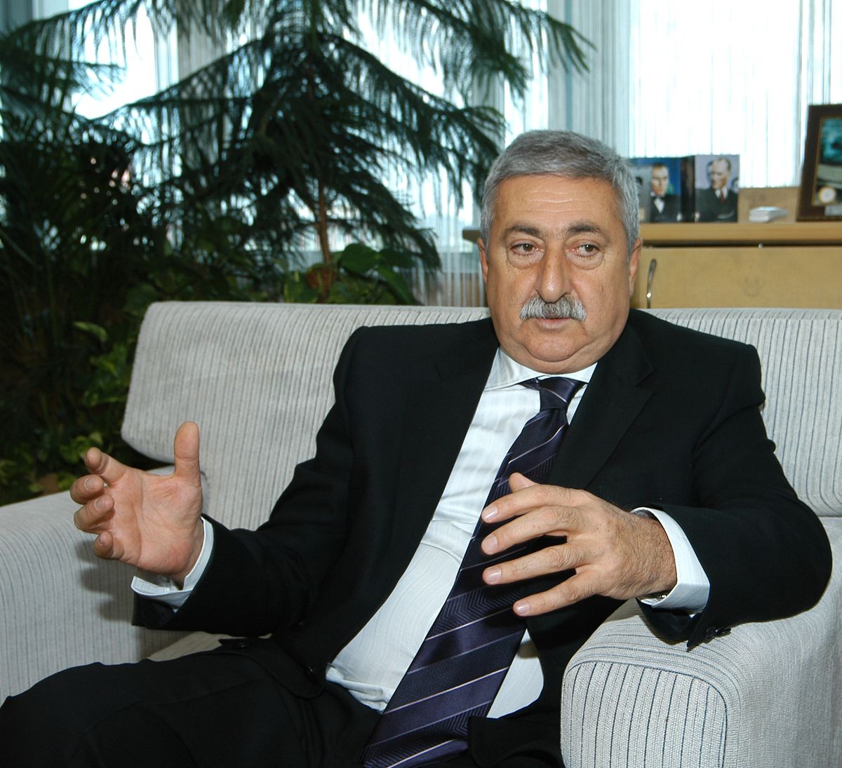 TESK Genel Başkanı Palandöken: "Alışveriş Merkezi Çılgınlığı Hızla Büyüyor"