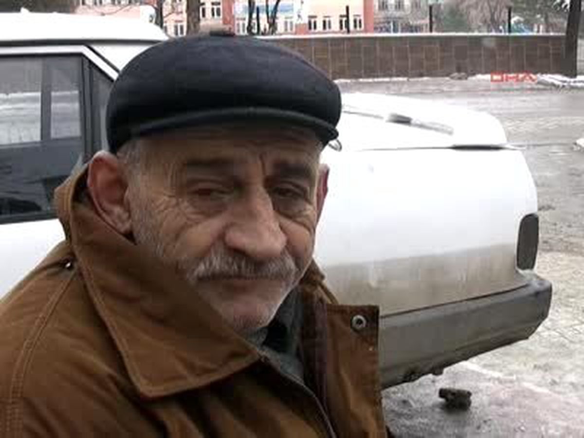 TOKİ\'den Ev Almak İçin Bir Haftadır Banka Önünde Bekliyorlar