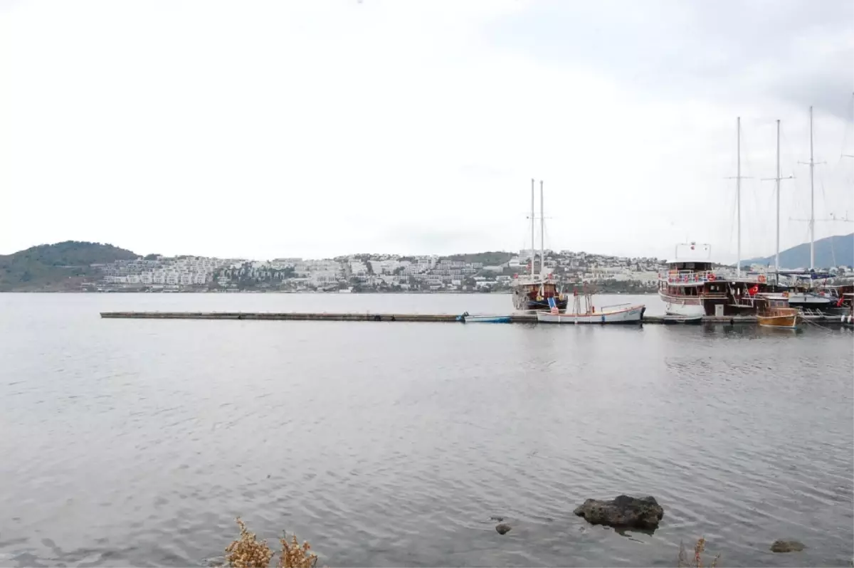 Türkiye'nin En Büyük Dalgakıranı Hızla Yükseliyor