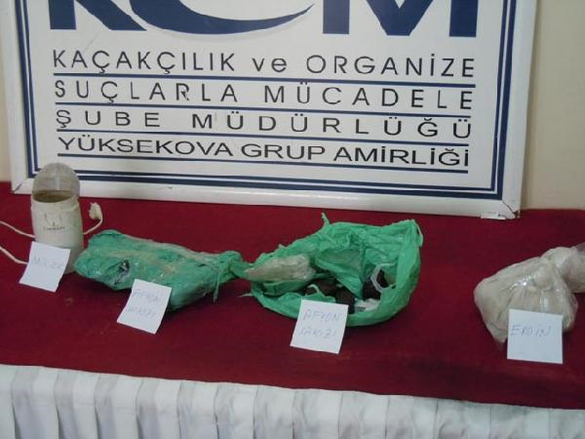 Uyuşturucu Satıcısı Ücretli Öğretmen Yakalandı