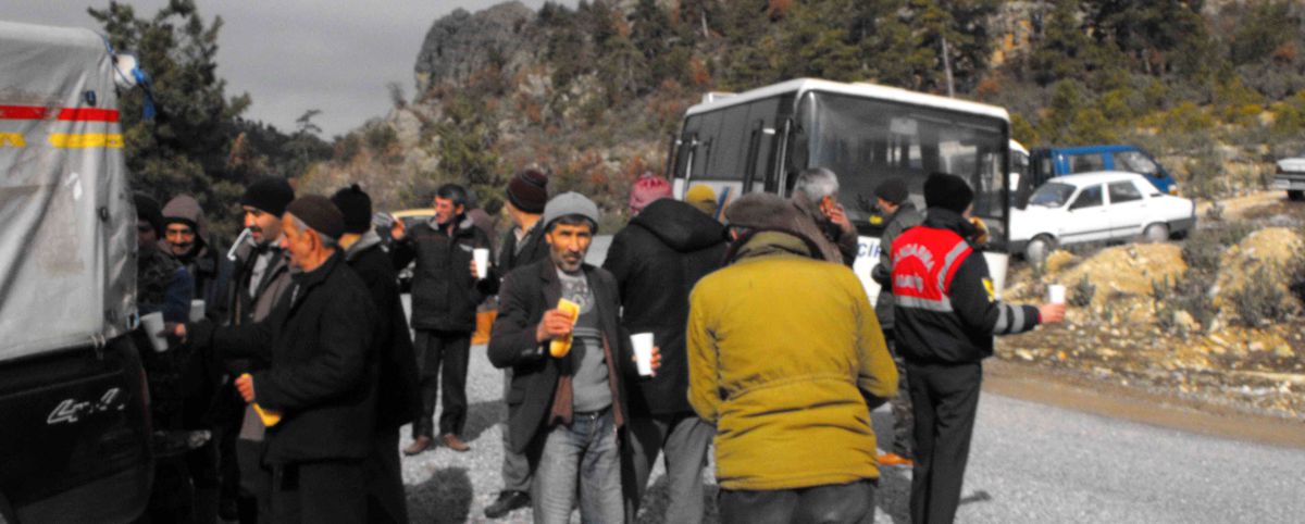 Vakıftan Arama Kurtarma Ekibine Yemek Desteği